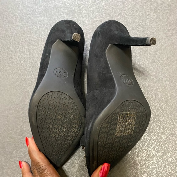 EUC Michael Michael Kors Felicity Suede Pump - Picture 3 of 5